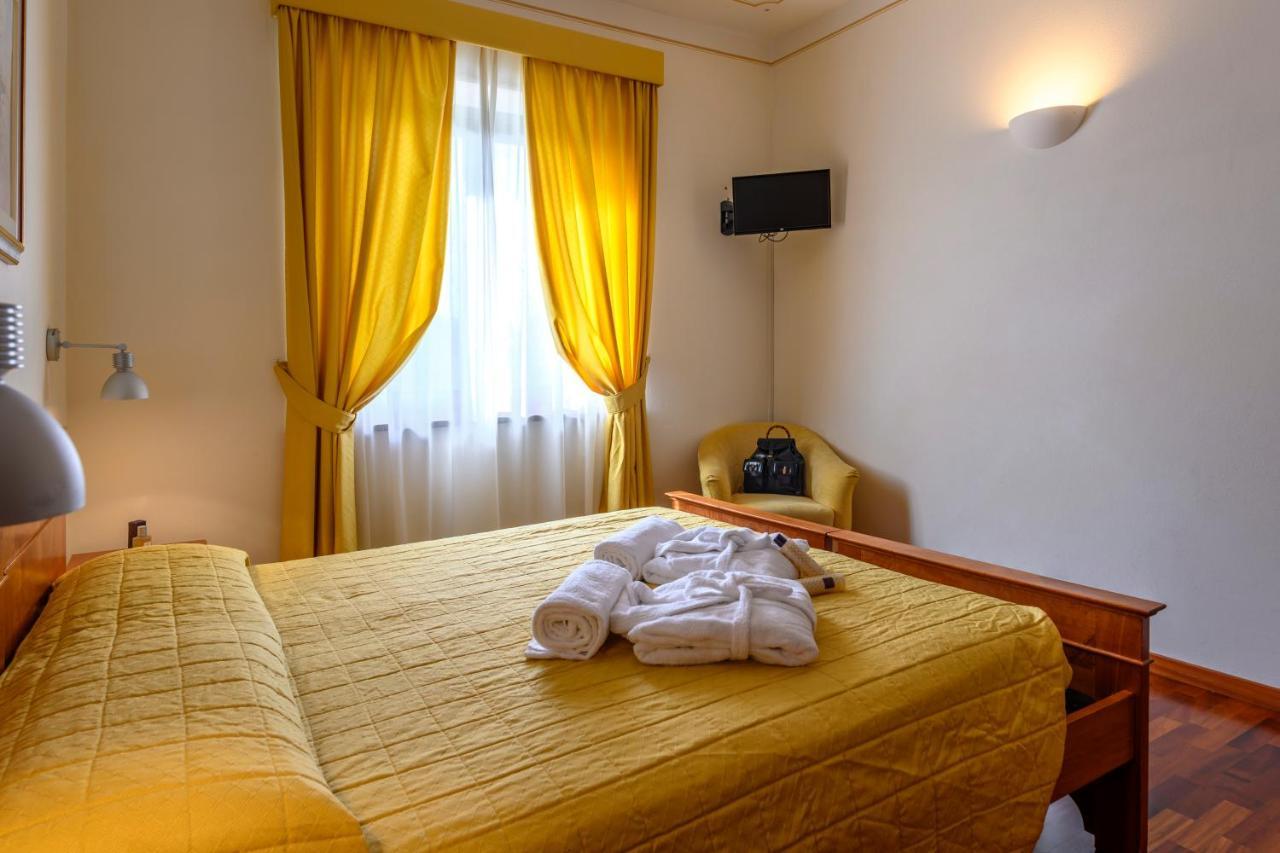 Hotel Rutiliano П'єнца Екстер'єр фото