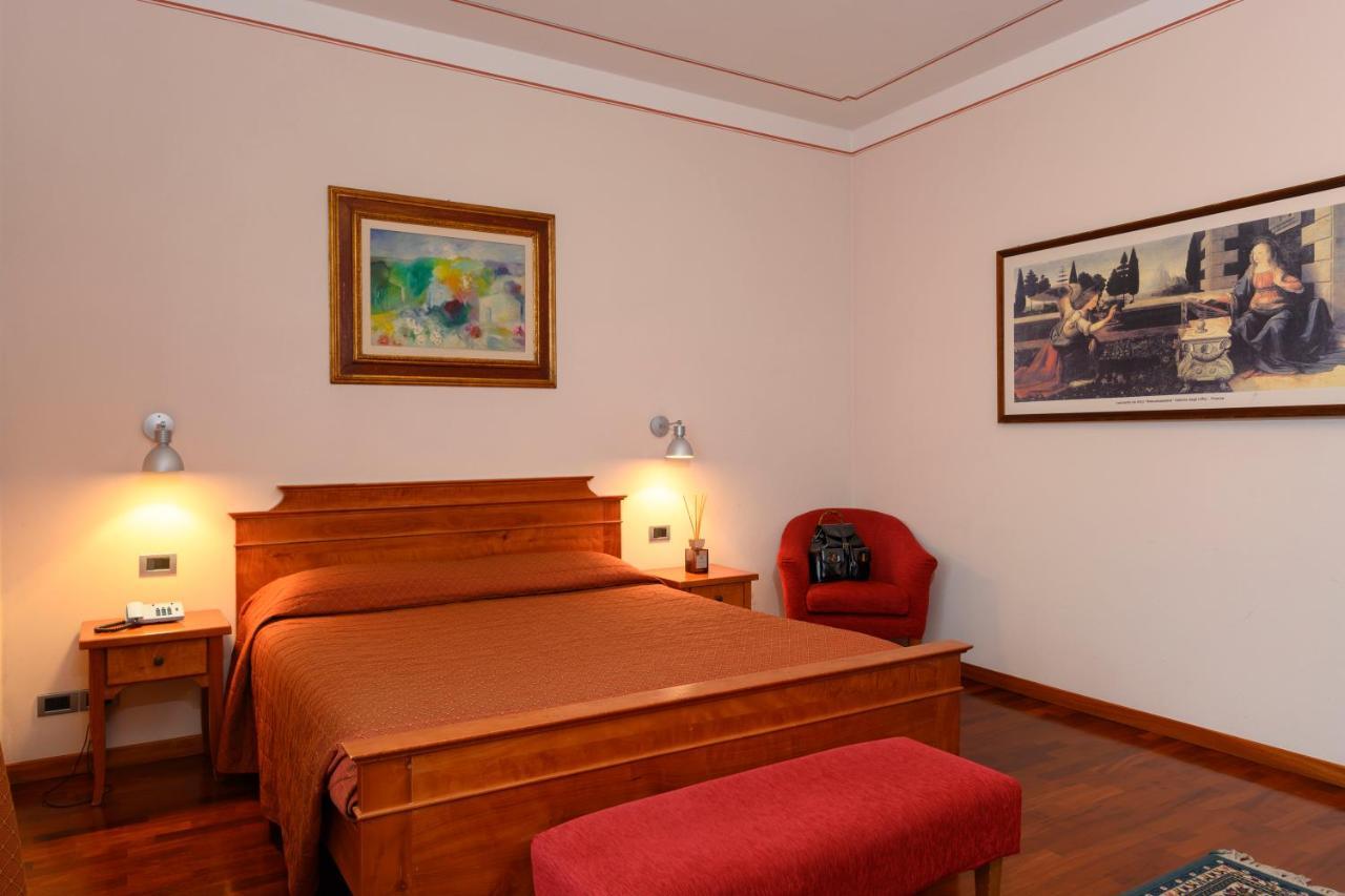 Hotel Rutiliano П'єнца Екстер'єр фото